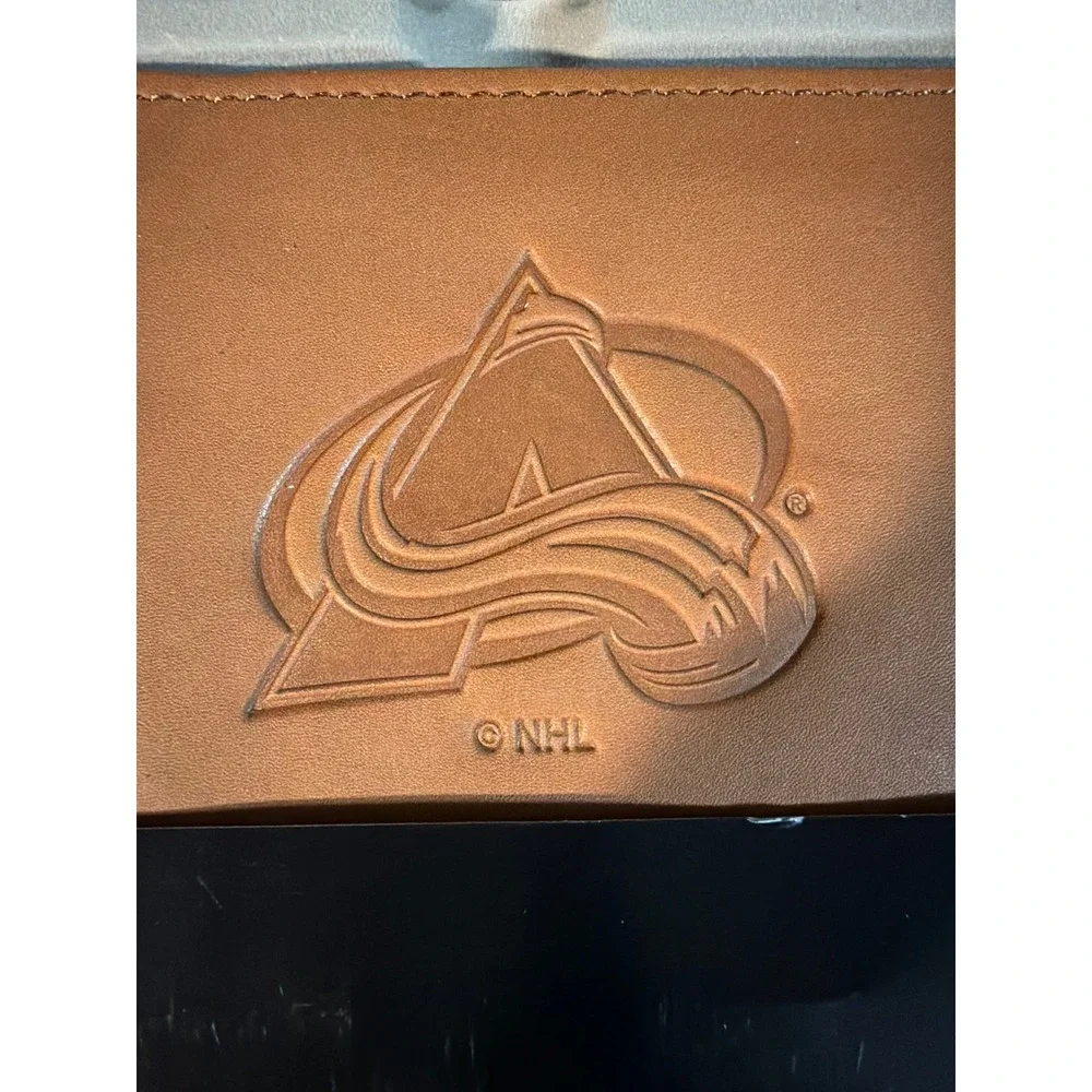 NHL Colorado Avalanche Rico Industries Tan Genuine Leather Trifold Wallet New